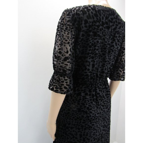 BELLEVUE THE LABEL BLACK VELVET PRINT DEEP V-NECK MAXI DRESS - Picture 4 of 6